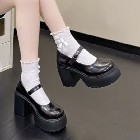 Giày búp bê đen viền trắng